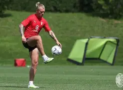 关于从AC米兰冲刺阶段临场应变到比利亚雷亚尔清晨官宣签约，摩纳哥豪取连胜备战法甲的信息