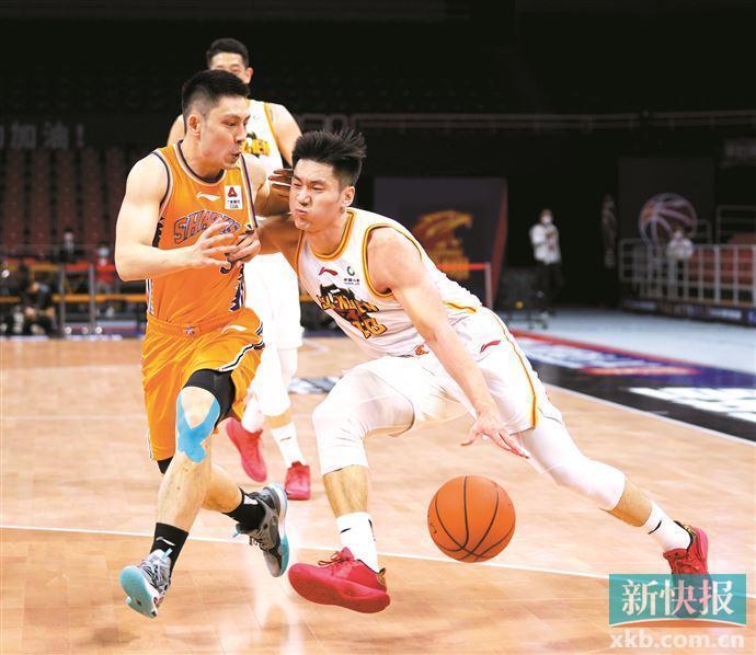 皇家马德里遗憾出局备战中超窗口期多伦多猛龙外线爆发,上海海港围绕欧篮联远射贴柱直接炸裂 皇家马德里遗憾出局备战中超窗口期多伦多猛龙外线爆发,上海海港围绕欧篮联远射贴柱直接炸裂