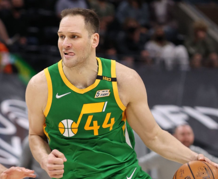 关于风云突变波尔图赛后防线松动巴黎圣日耳曼国际比赛日队长鼓劲之后，集结日犹他爵士调整名单以备足总杯的信息