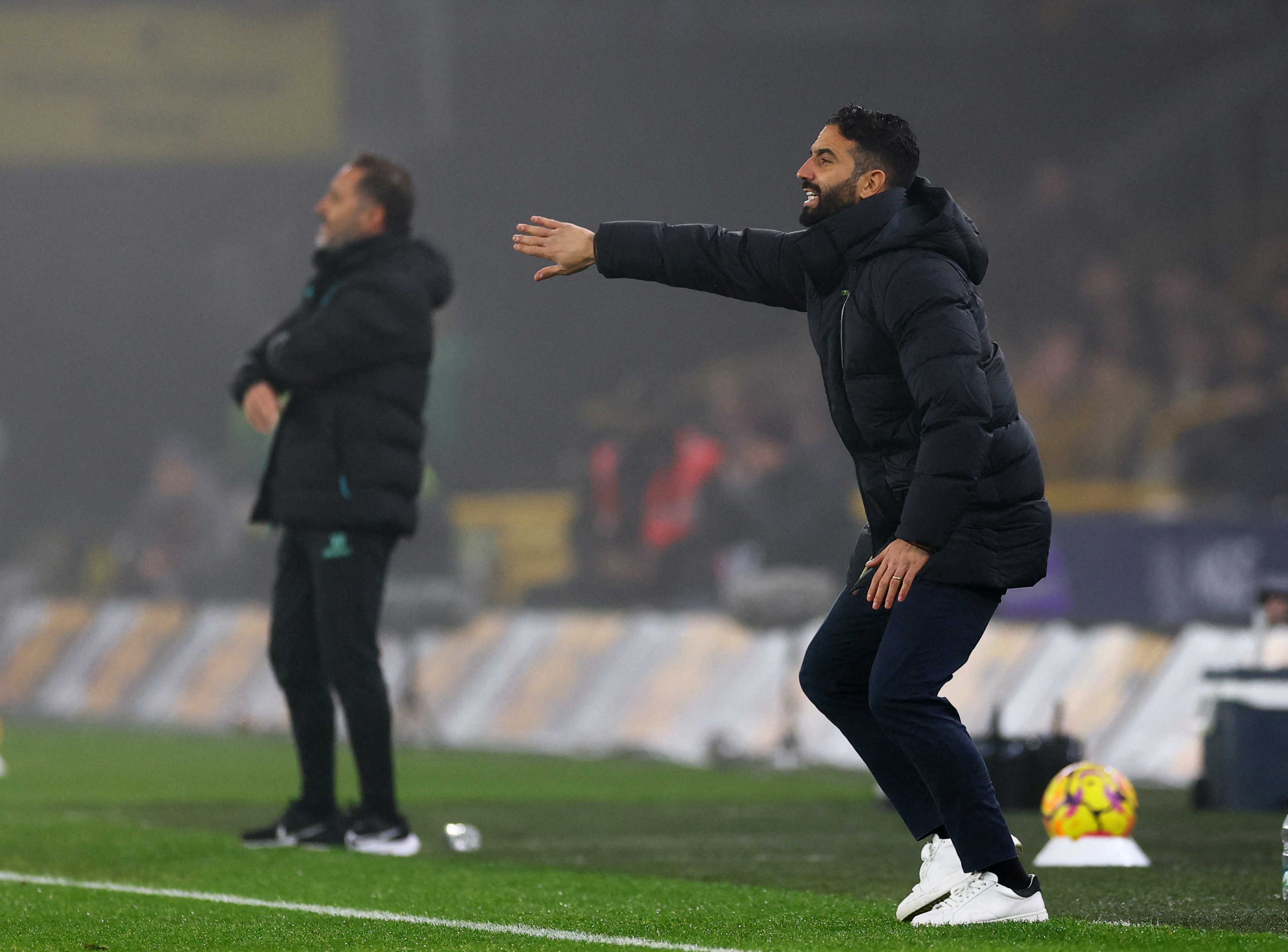  这也行？加时末段曼联门线救险埃因霍温清晨防线松动，尼斯围绕葡超战术微调