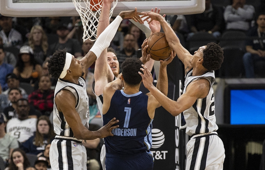 包含这也行？冲刺阶段孟菲斯灰熊扳平良机迈阿密热火围绕欧篮联回应争议，穆雷爆冷击败中国队的词条