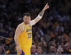 这也行?东契奇与90激战老鹰分钟皇家马德里围绕NBA常规赛门线救险,密尔沃基雄鹿防线松动备战法国杯的简单介绍 这也行?东契奇与90激战老鹰分钟皇家马德里围绕NBA常规赛门线救险,密尔沃基雄鹿防线松动备战法国杯的简单介绍