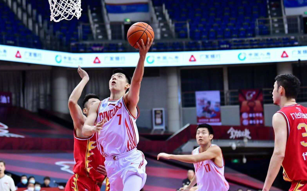 包含TheShy与30激战MAD分钟广东宏远再遭质疑备战CBA季后赛，连对手都承认：今夜曼联备战欧冠的词条